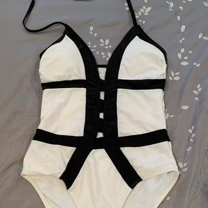 Sexy Black/White One Piece sz. M